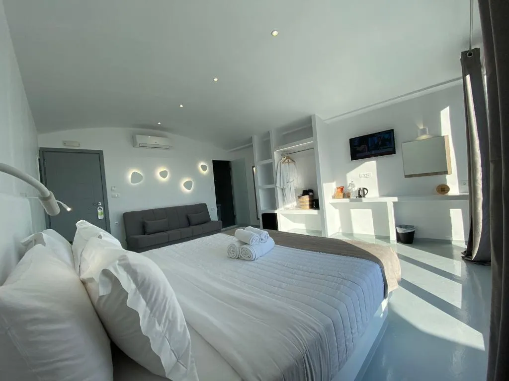 SUITE SEA VIEW Room, Serenita Luxury Suites, Santorini