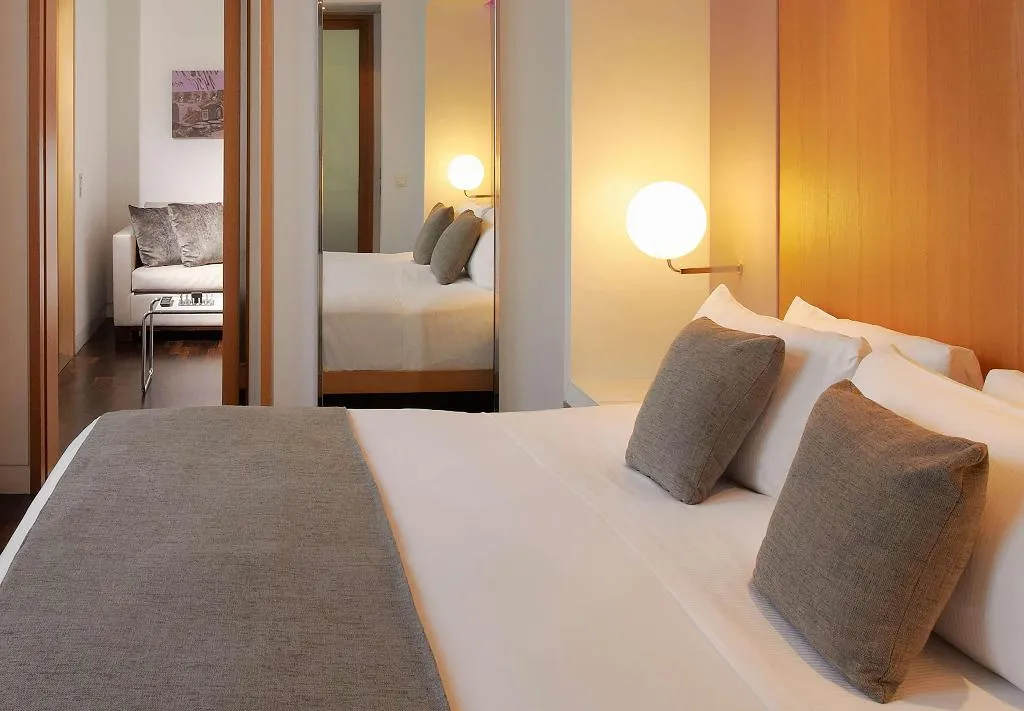 SUITE STANDARD Room, ME Madrid Reina Victoria, Madrid
