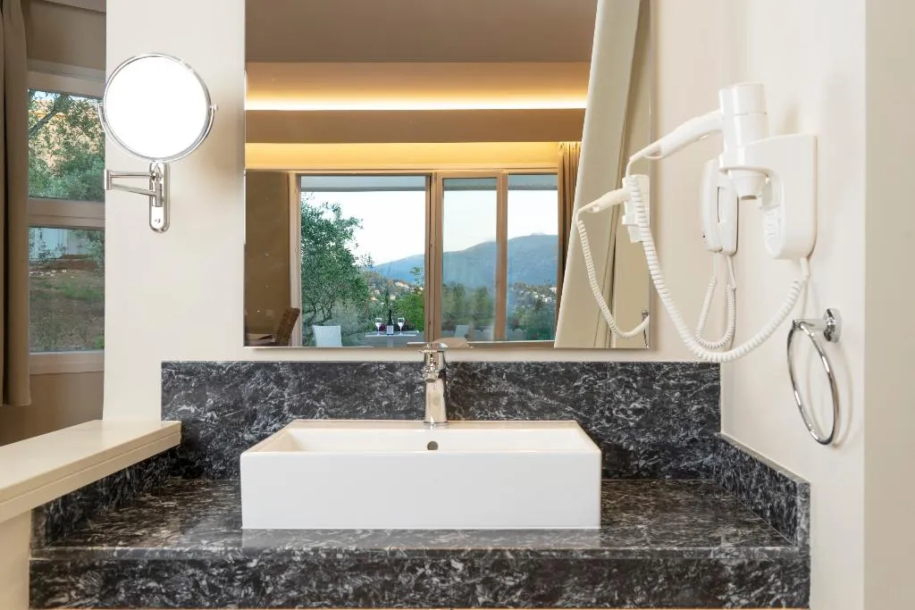 BUNGALOW CAPACITY 1 Room, Art Hotel Debono, Corfu