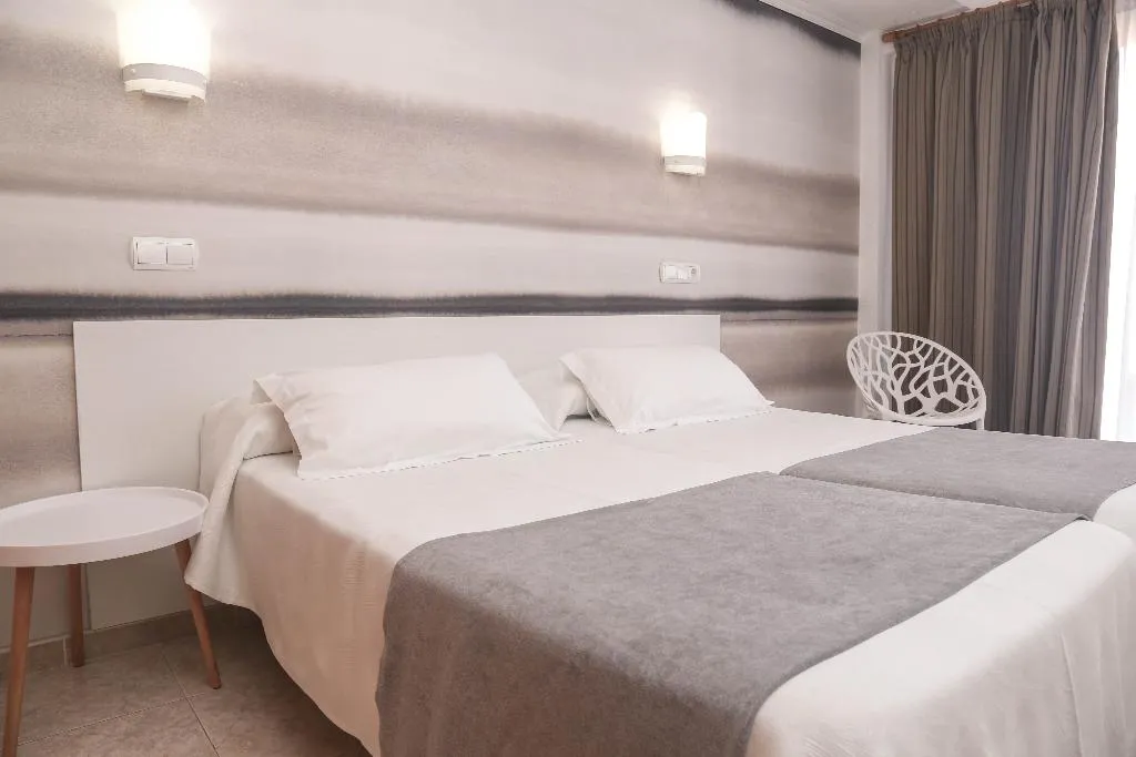 FAMILY ROOM STANDARD Room, Volga, Costa Brava