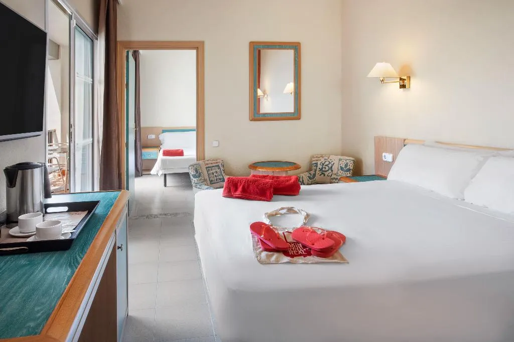 FAMILY ROOM SEA VIEW Room, Sol Milanos Pinguinos, Menorca
