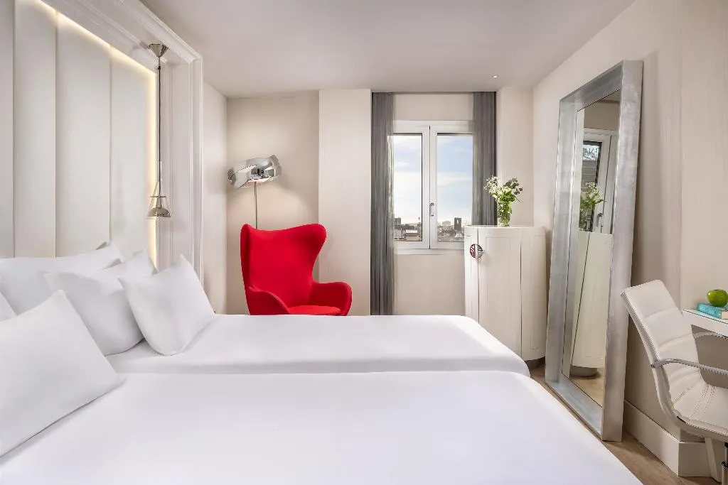 DOUBLE SUPERIOR Room, NH Collection Barcelona Gran Hotel Calderón, Barcelona
