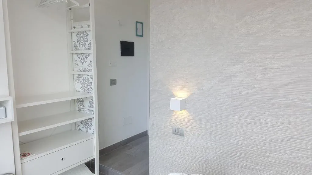 Room, B&B De Gasperi 55, Naples