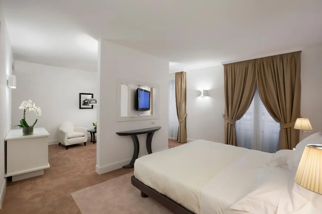 JUNIOR SUITE CAPACITY 3 Room, Maison Milano | UNA Esperienze, Milan