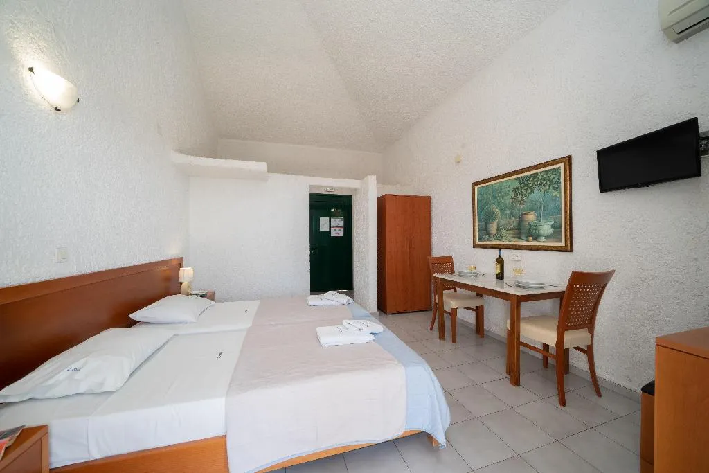 STUDIO POOL VIEW Room, Kekatos Studios, Kefallinia