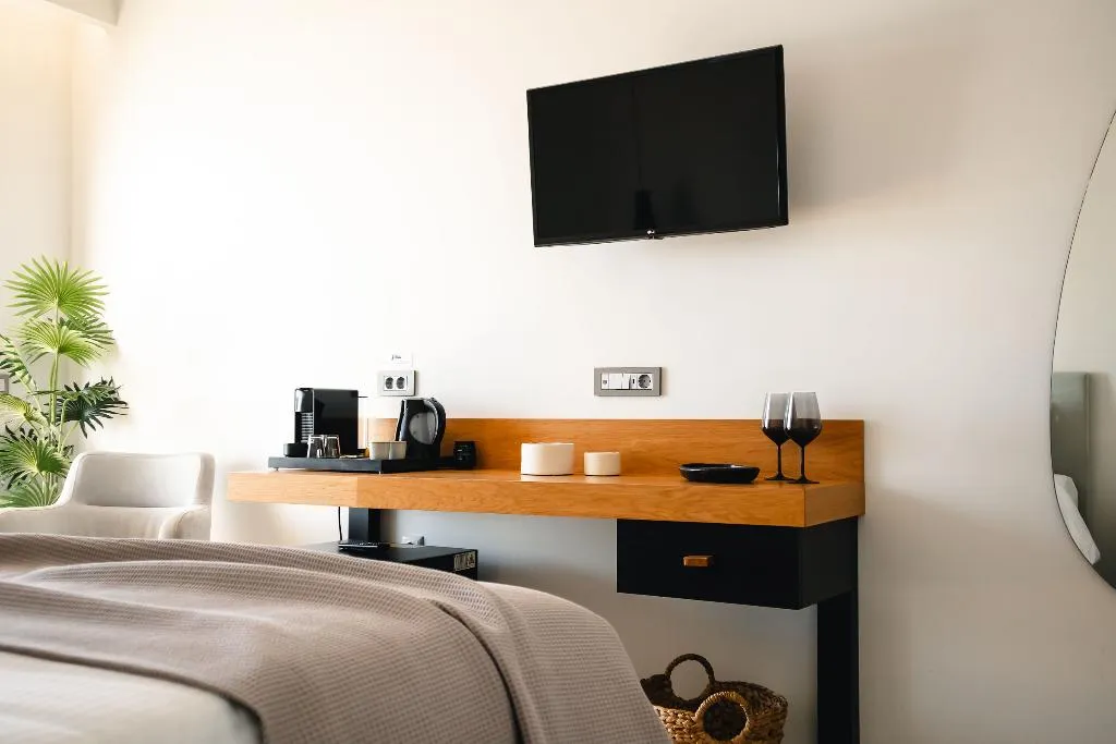 SUITE CITY VIEW Room, Batis Aero Beachfront Wellbeing Hotel, Crete