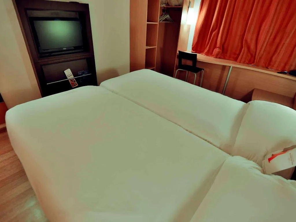 TWIN STANDARD Room, Ibis fes, Fez