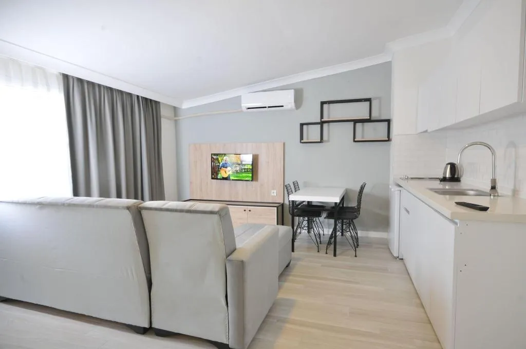 Room, Sema, Dalaman