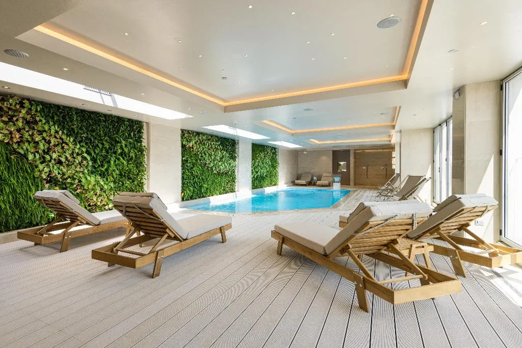 Pool, Holiday Inn Thessaloniki, Halkidiki