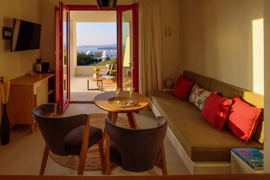 SUITE WITH PRIVATE POOL Room, Potnia Theron Suites, Santorini