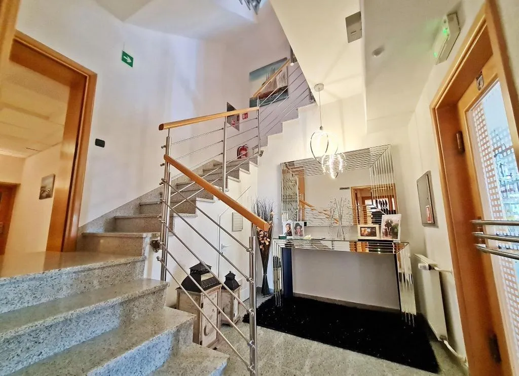 Lobby, Sunce, Split