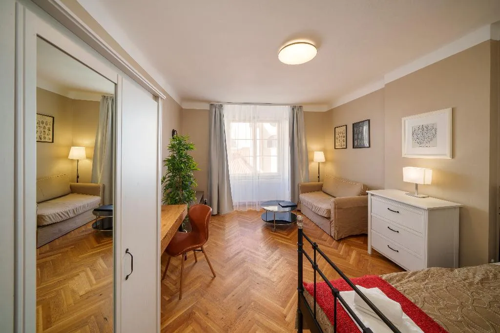 FAMILY ROOM CAPACITY 10 Room, Old Town - Templova Apartments, Prague