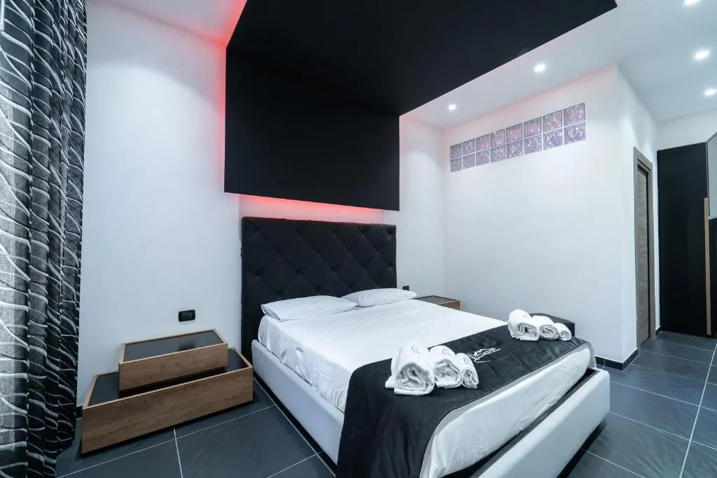 SUITE WITH JACUZZI Room, Al Campanile H. Napoli Centro, Naples