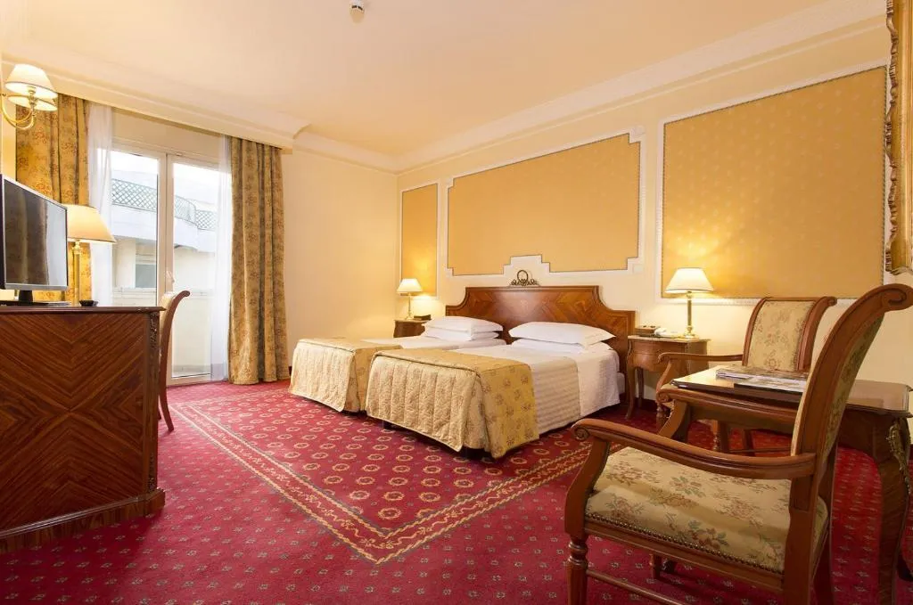 DOUBLE SUPERIOR Room, Grand Hotel Vanvitelli, Naples