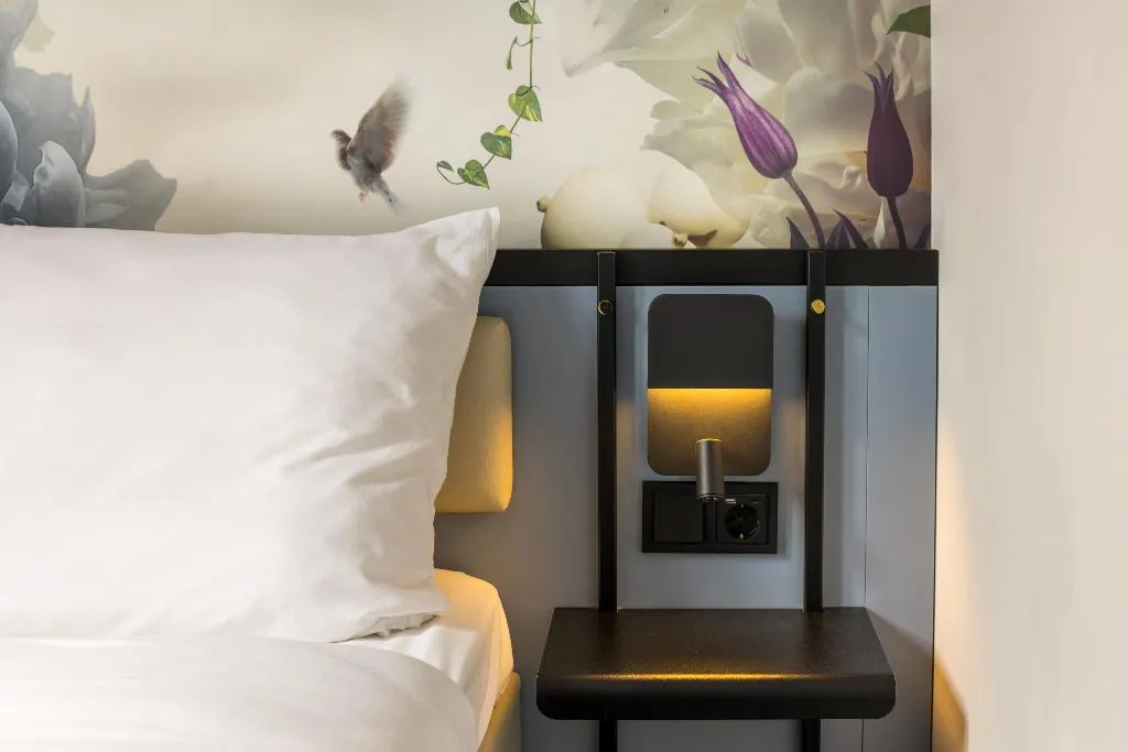 DOUBLE STANDARD Room, Dutch Design Hotel Vondelpark, Amsterdam