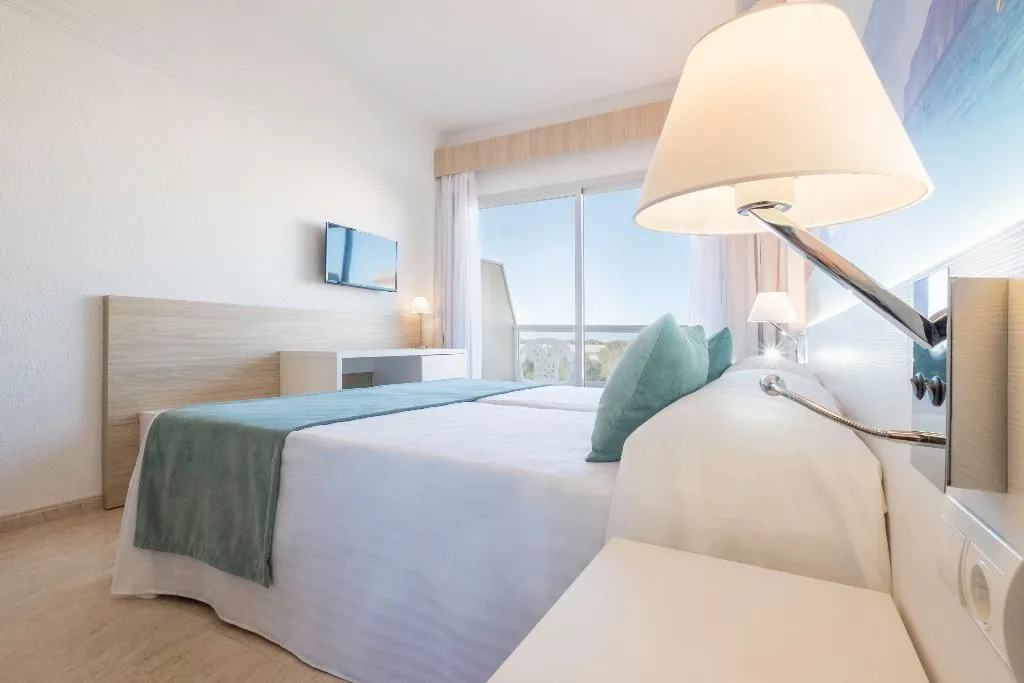 TWIN PREMIUM Room, Azuline Hotel Bahamas, Majorca