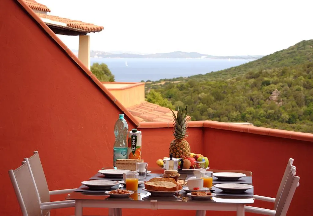 APARTMENT CAPACITY 4 Room, Vallemare Residence E Residenza, Olbia