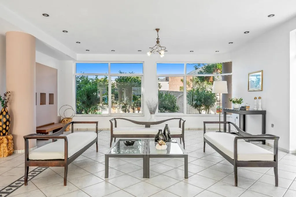 Lobby, Maria Rousse, Crete