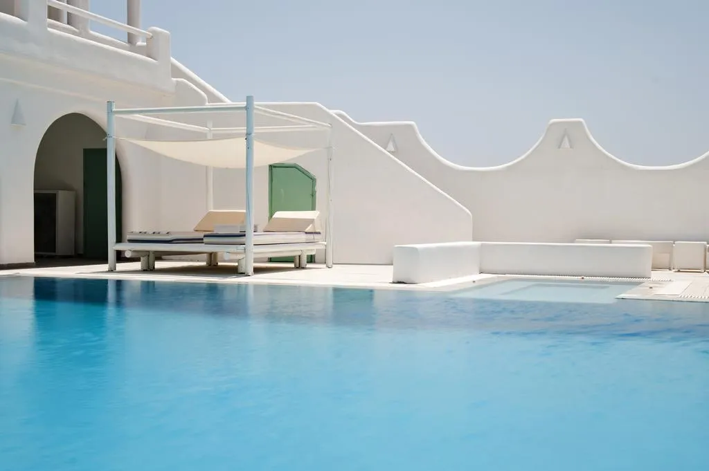 Pool, Daedalus, Santorini