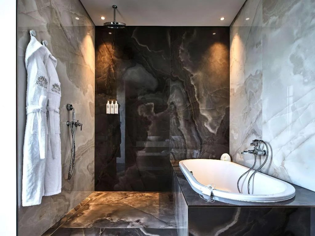 Room, Boutique Hotel Stresa, Milan