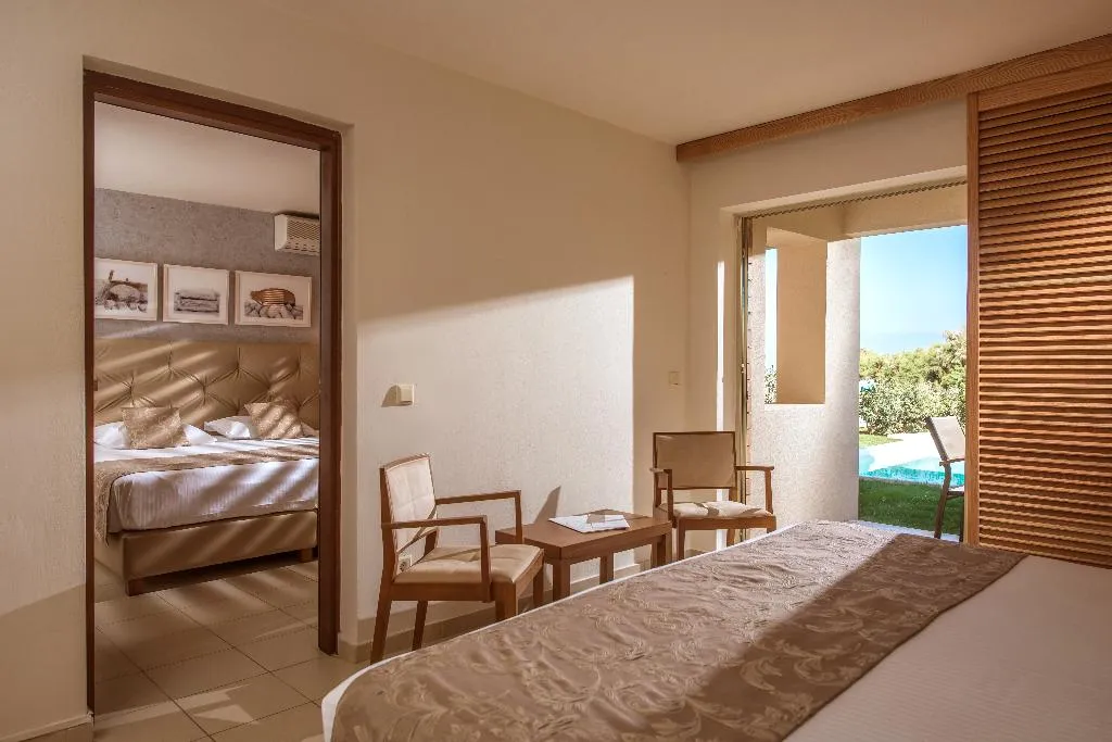 FAMILY ROOM TWO BEDROOMS WITH PRIVATE POOL Room, Bella Beach, Crete