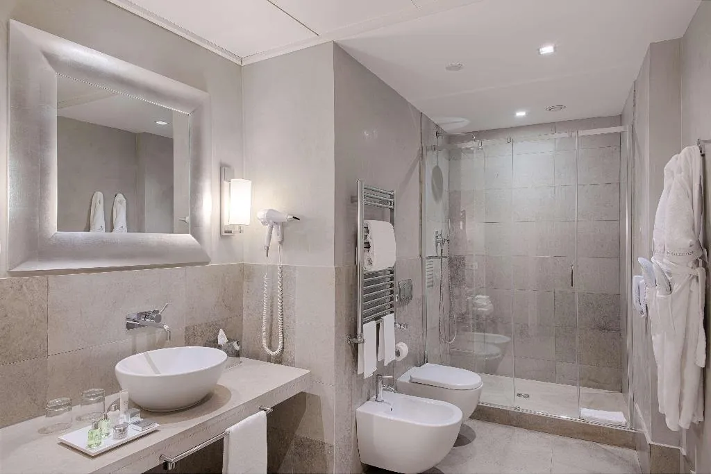 TRIPLE STANDARD Room, Porta Rossa Hotel Firenze Colbert Collection, Florence