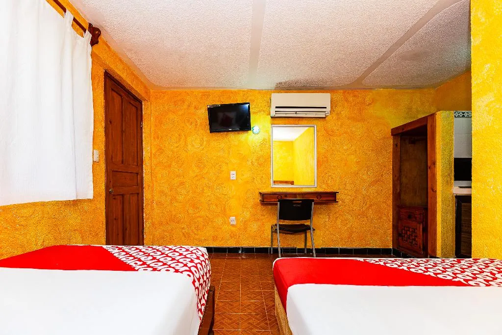 TRIPLE STANDARD Room, OYO Hotel Playa Del Carmen, Playa Del Carmen