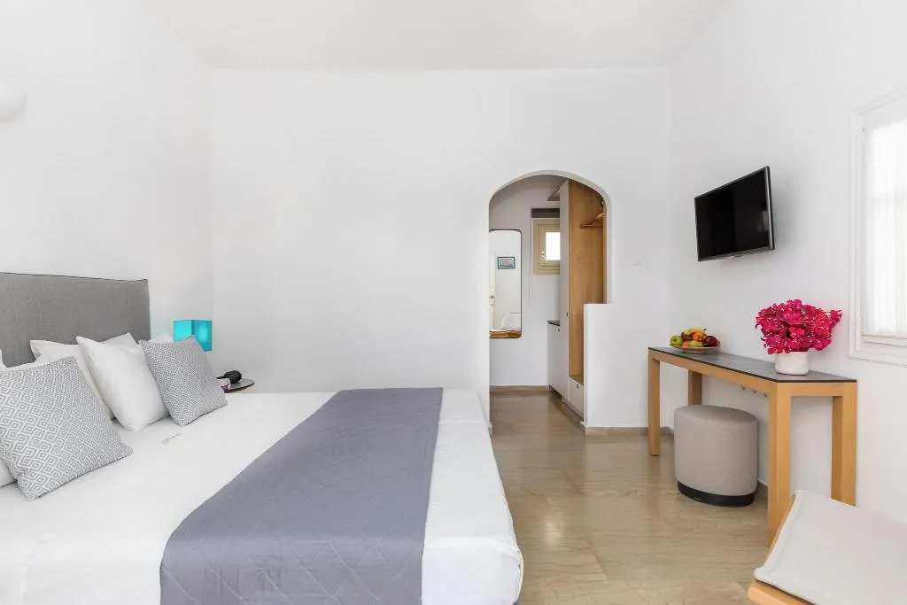 TWIN SUPERIOR POOL VIEW Room, Corfos Hotel, Mykonos