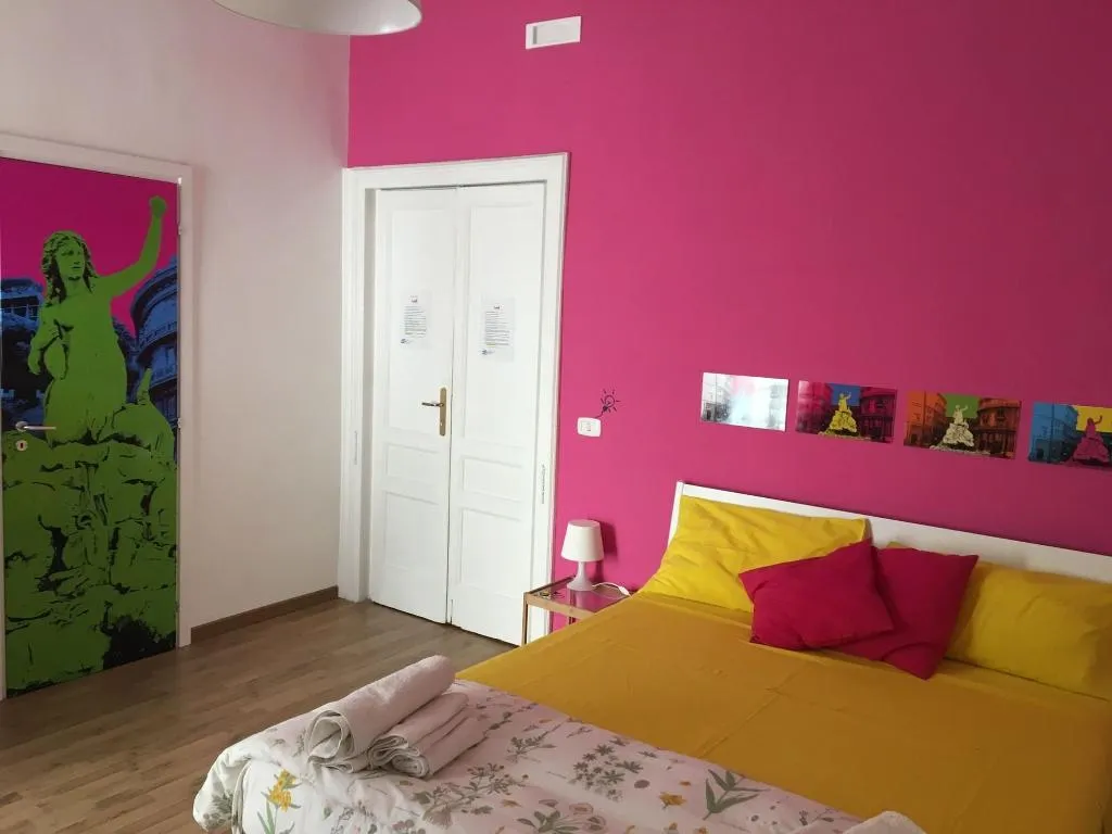 Room, B&B Tarumbò, Naples