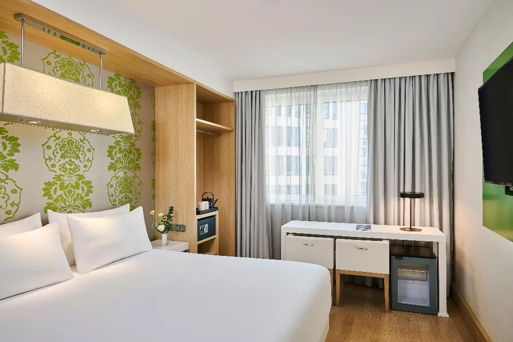 DOUBLE SUPERIOR Room, NH Berlin Potsdamer Platz, Berlin