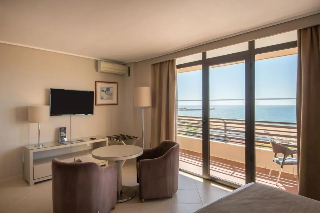 Double or Twin SUPERIOR CAPACITY 3 Room, Vila Gale Ampalius, Algarve