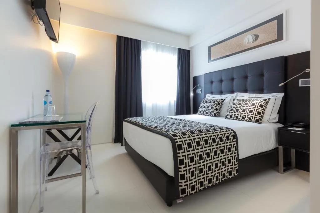 DOUBLE CLASSIC Room, Faro Boutique Hotel, Algarve