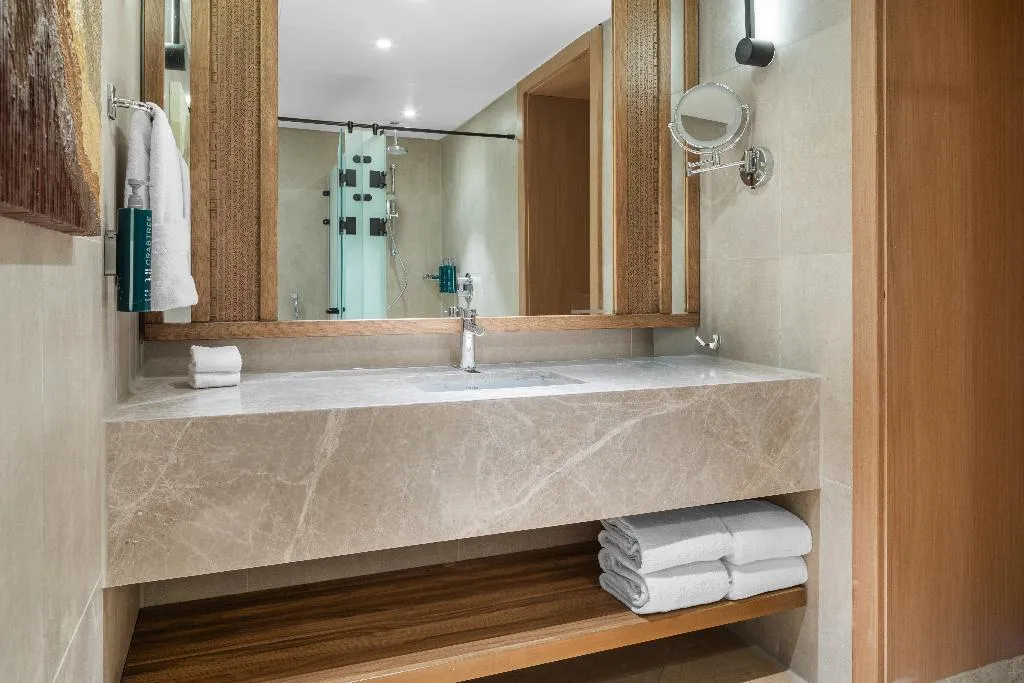 Double or Twin PREMIUM Room, DoubleTree by Hilton Sharm El Sheikh - Sharm Bay, Red Sea Riviera