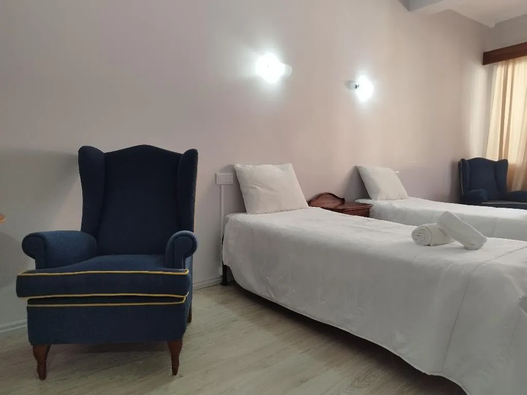 APARTMENT WITH BALCONY Room, Alojamento Central Ii, Madeira