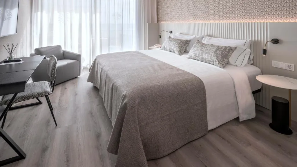 DOUBLE SINGLE USE EXECUTIVE SEA VIEW Room, Bel Air Hotel, Barcelona