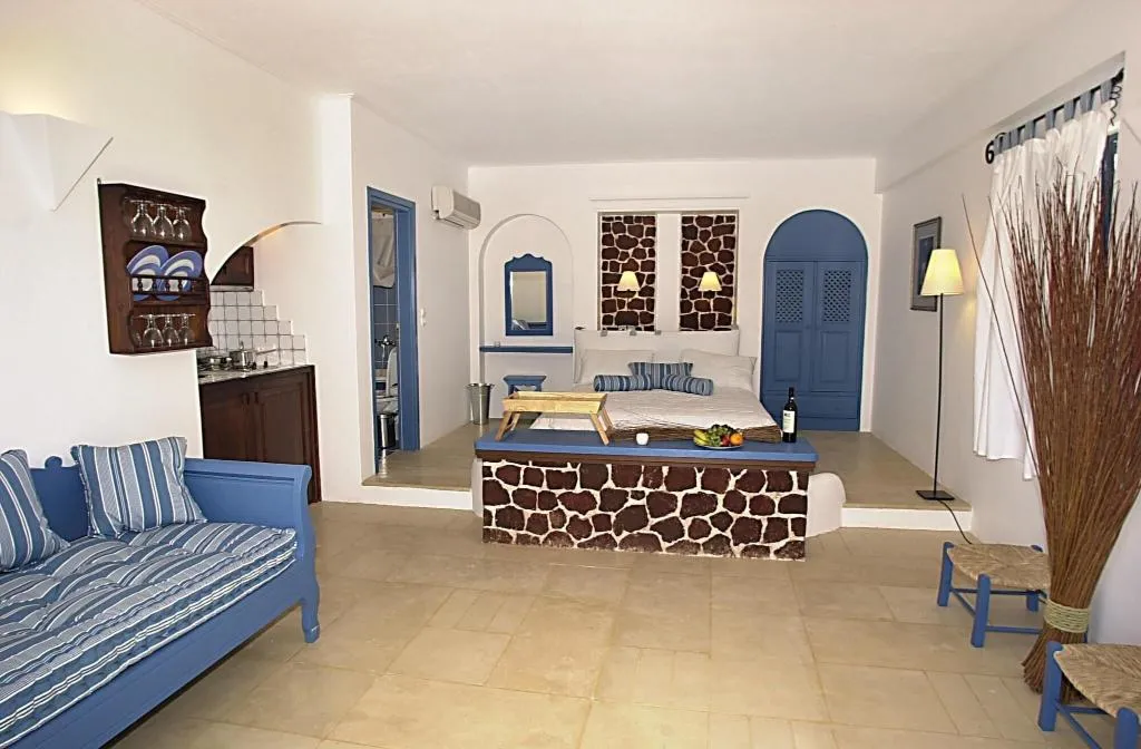 JUNIOR SUITE WITH DOUBLE BED Room, Tamarix Del Mar, Santorini