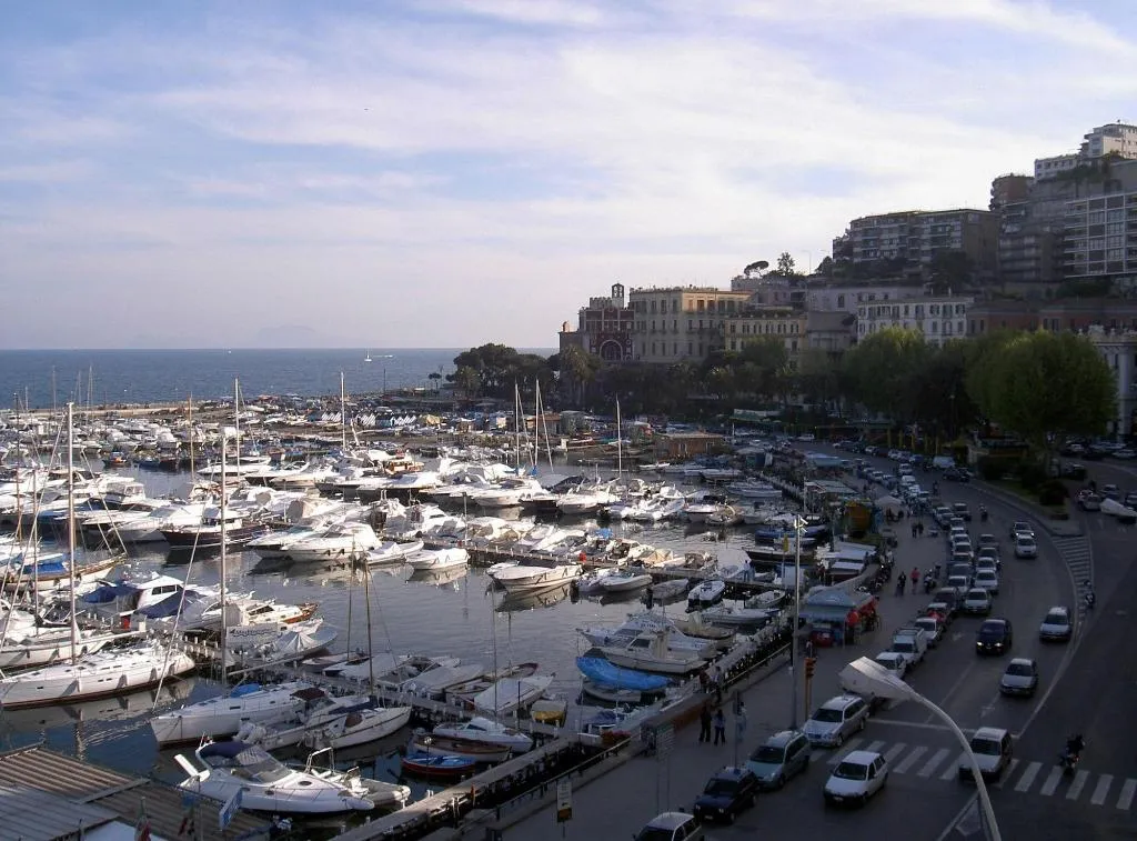 General view, Caracciolo10, Naples