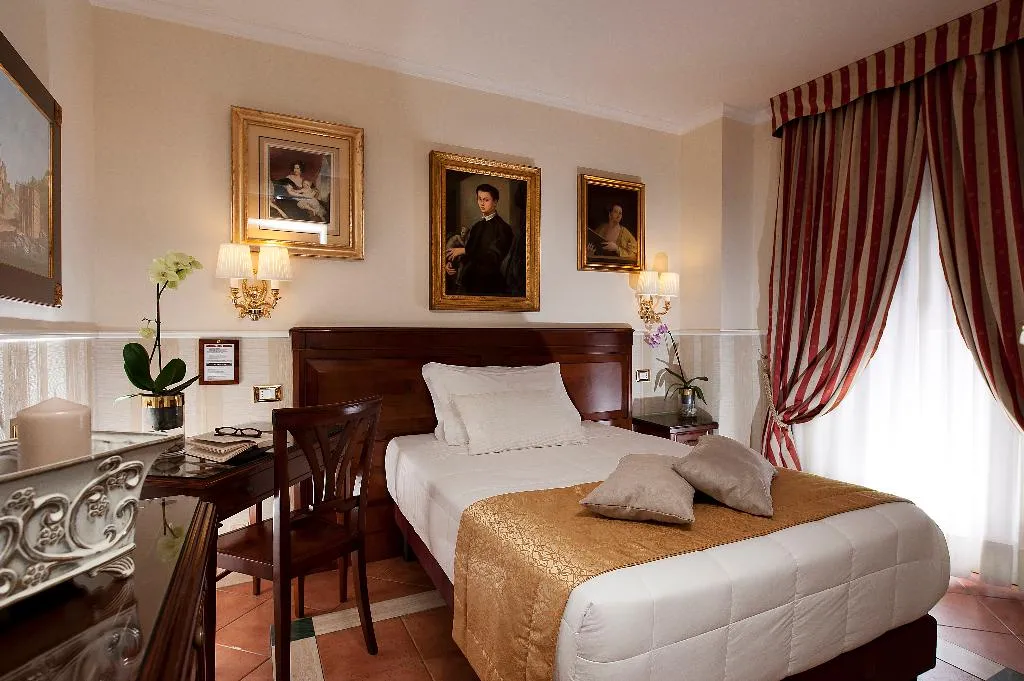 SINGLE STANDARD Room, Des Artistes, Rome