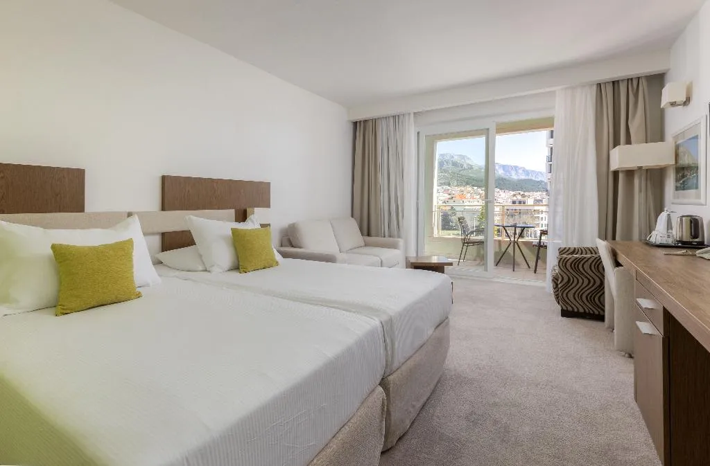 DOUBLE SINGLE USE PARK VIEW WITH BALCONY Room, Park, Split
