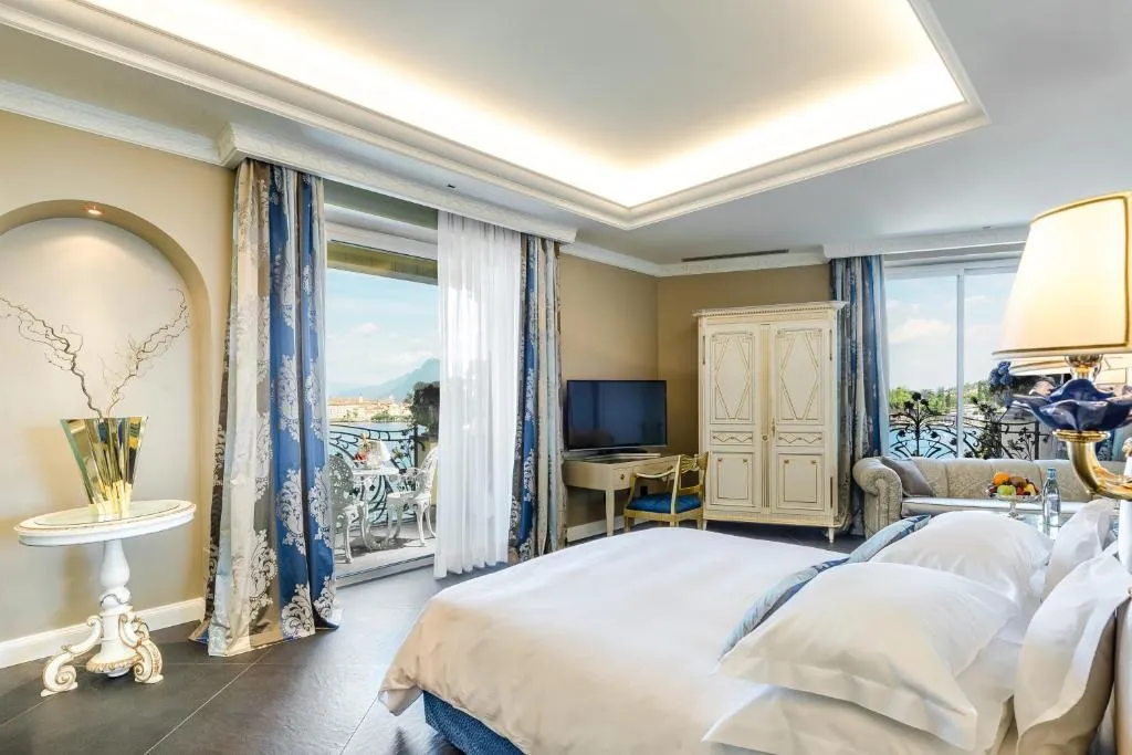 JUNIOR SUITE LAKE VIEW Room, Villa e Palazzo Aminta, Milan