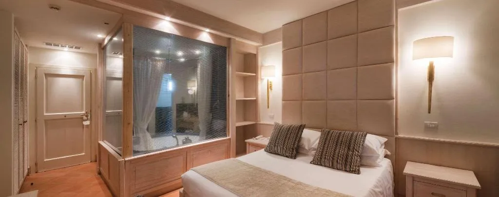 Room, Oasi Di Kufra, Rome