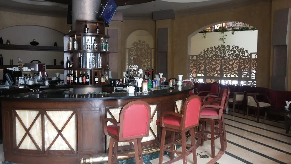 Bar, Long Beach Resort, Red Sea Riviera