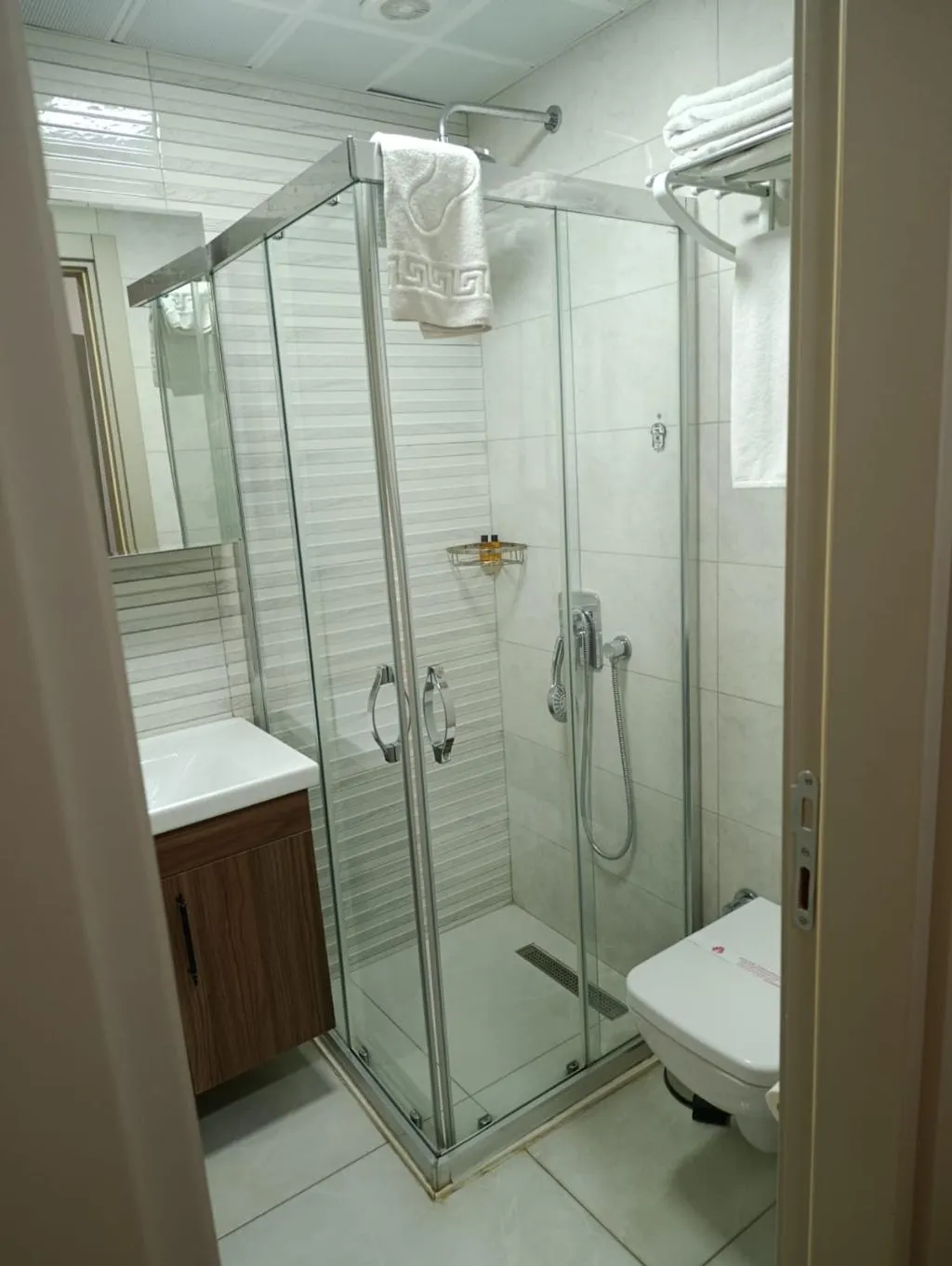 FAMILY ROOM FOUR BEDROOMS ONE BATHROOM Room, Zenia Otel, Antalya
