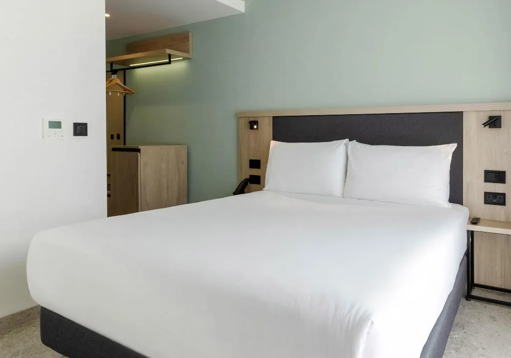 DOUBLE KING SIZE BED Room, Hotel Levante St Julian´s Affiliated By Melia, Malta