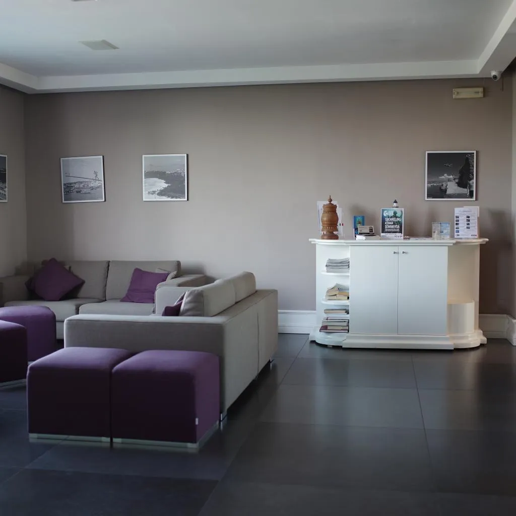 Lobby, Il Gabbiano, Naples