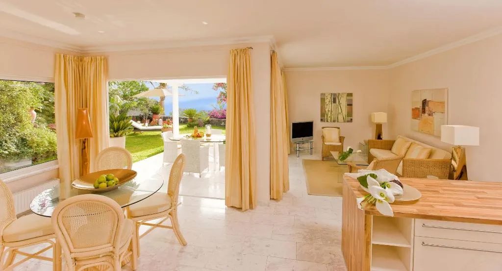 Room, Jardin de la Paz, Tenerife