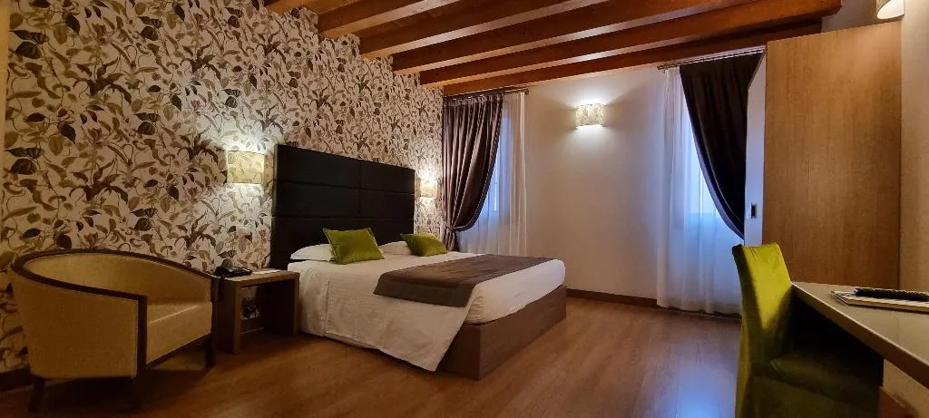 JUNIOR SUITE SUPERIOR CAPACITY 3 Room, Unaway Ecohotel Villa Costanza Venezia, Venice