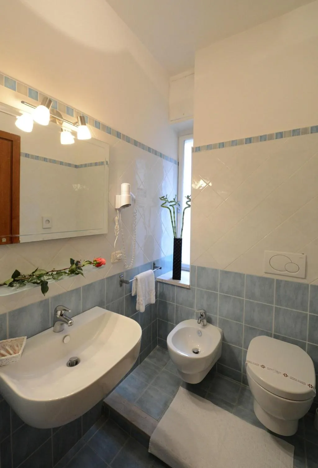 Room, Astor, Perugia