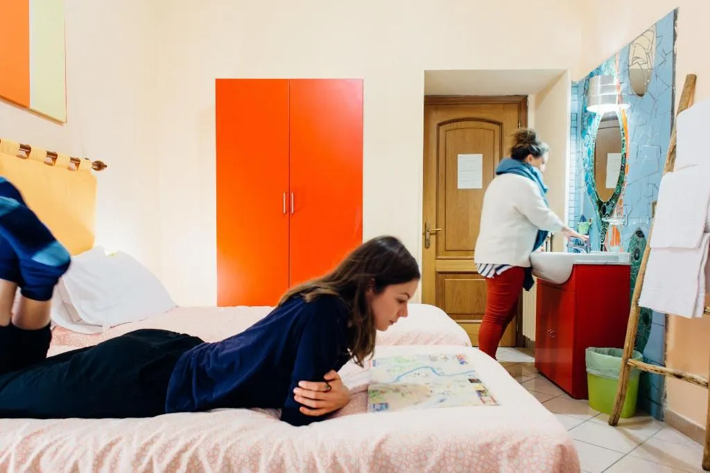 Room, The Beehive, Naples