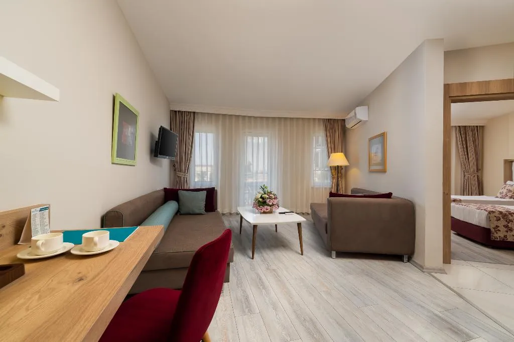 FAMILY ROOM STANDARD Room, Royal Garden Beach Hotel, Antalya